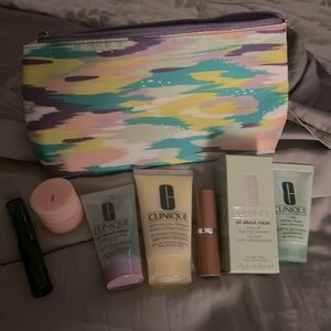 Clinique make up bag with 8 new samples!